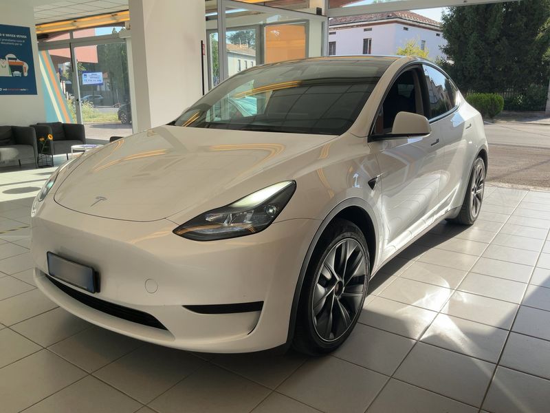 Tesla Model Y Standard Range