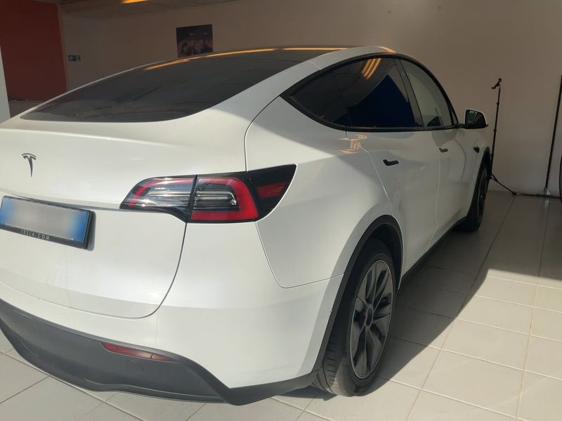 Tesla Model Y Standard Range — zdjęcie 6