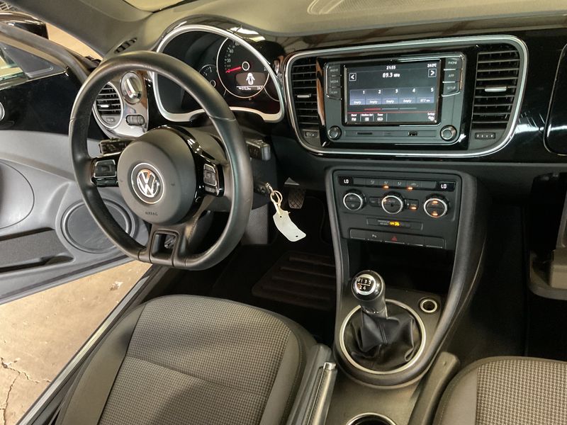 Volkswagen Beetle 1.6 TDI Design — zdjęcie 12