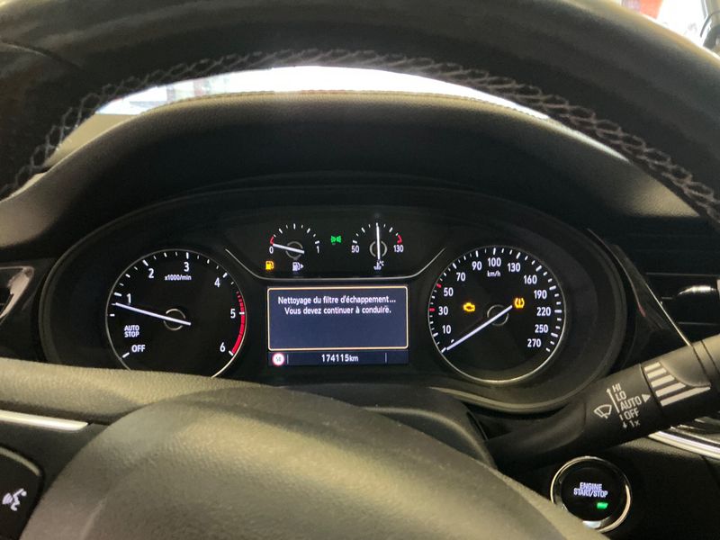 Opel Insignia Grand Sport 1.6 CDTI Elite — zdjęcie 13