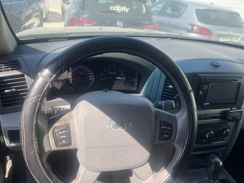 Jeep Grand Cherokee 3.0 CRD Laredo — zdjęcie 12