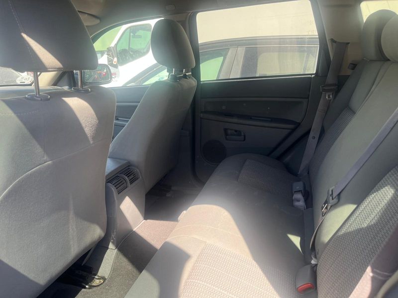 Jeep Grand Cherokee 3.0 CRD Laredo — zdjęcie 14