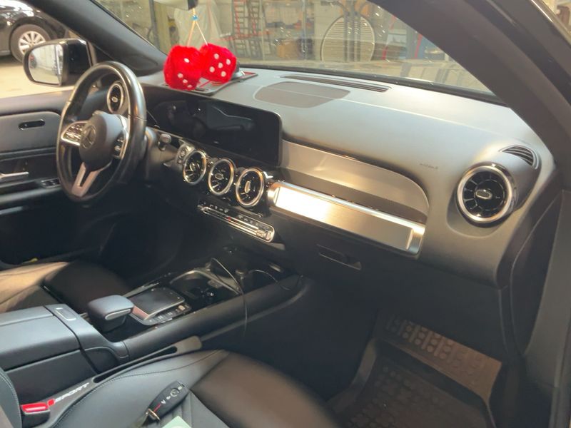 Mercedes-Benz GLB-Klasse GLB 200 d Style — zdjęcie 12