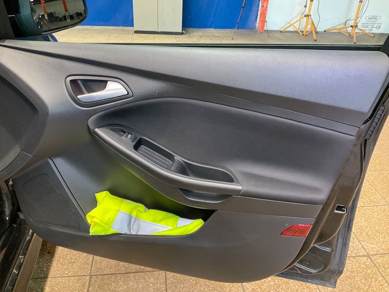 Ford Focus 1.5 EcoBoost ST-Line 2018 – снимка 26