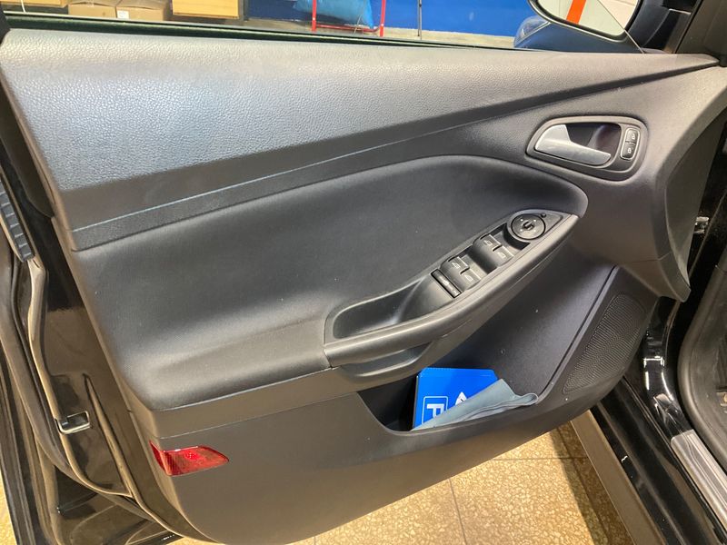 Ford Focus 1.5 EcoBoost ST-Line 2018 – снимка 31