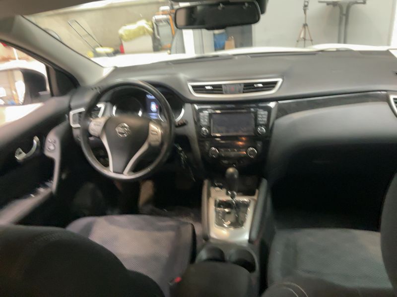 Nissan Qashqai 1.2 Acenta — zdjęcie 12