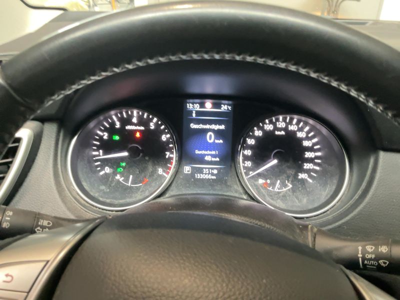 Nissan Qashqai 1.2 Acenta — zdjęcie 13