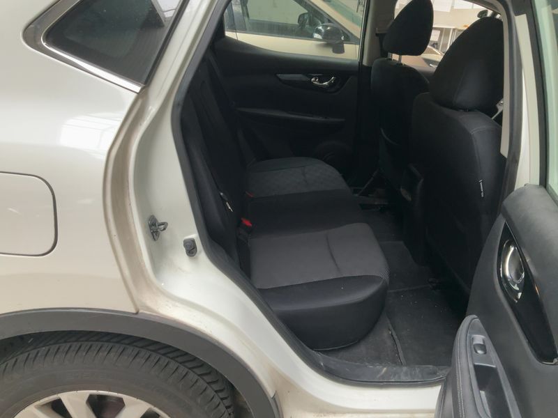 Nissan Qashqai 1.2 Acenta — zdjęcie 14