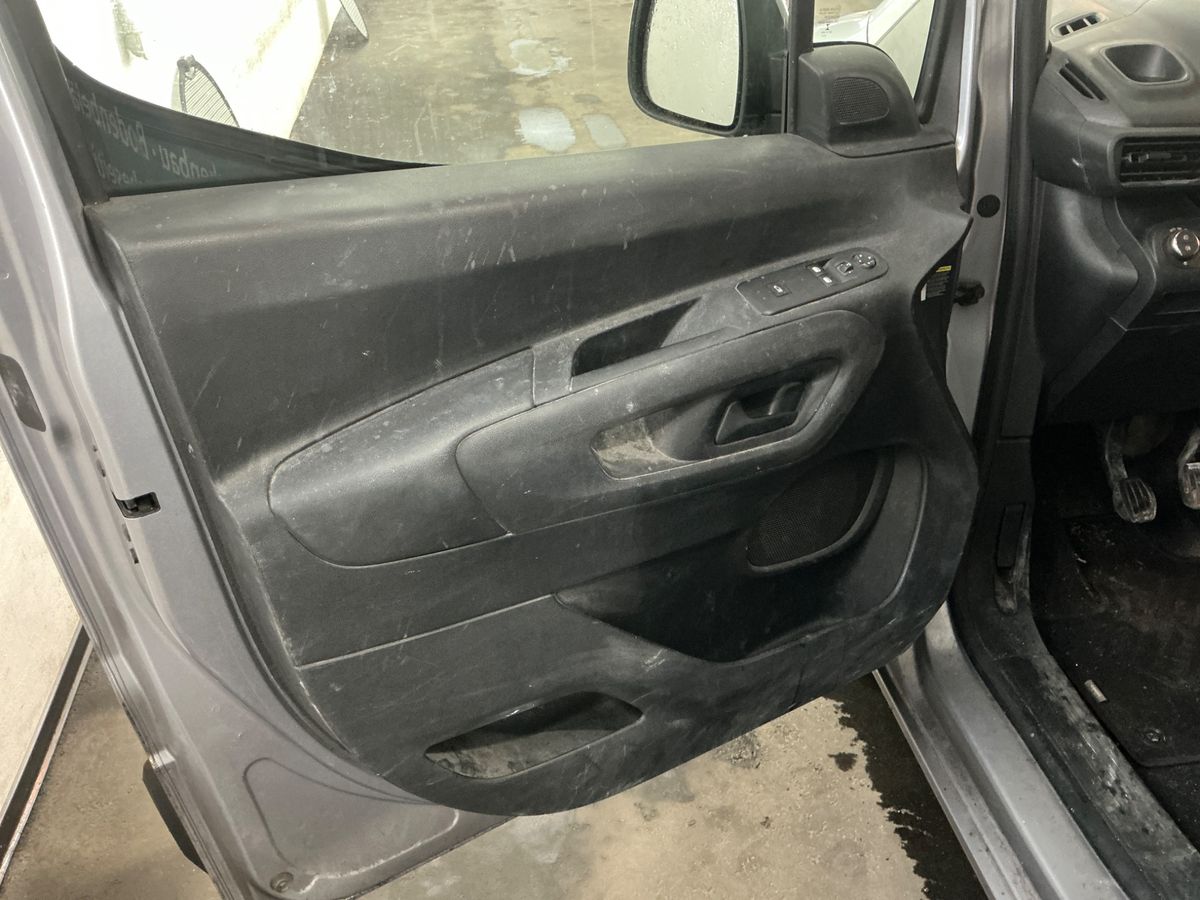 Opel Combo 2020 — photo 25