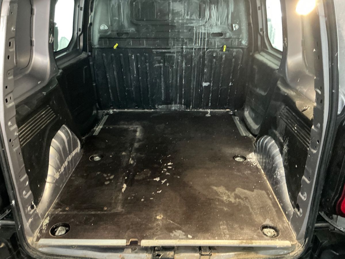 Opel Combo 2020 — photo 16
