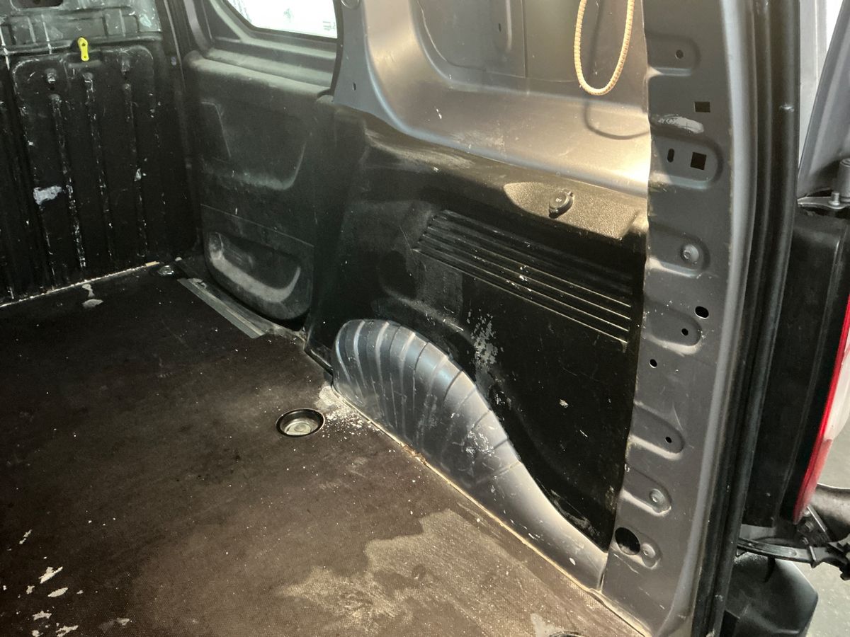 Opel Combo 2020 — photo 35