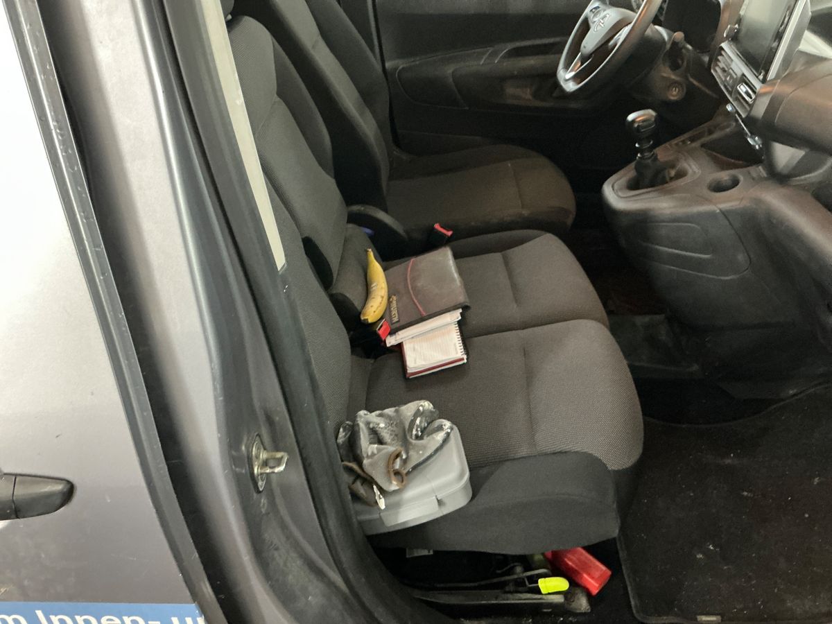 Opel Combo 2020 — photo 32