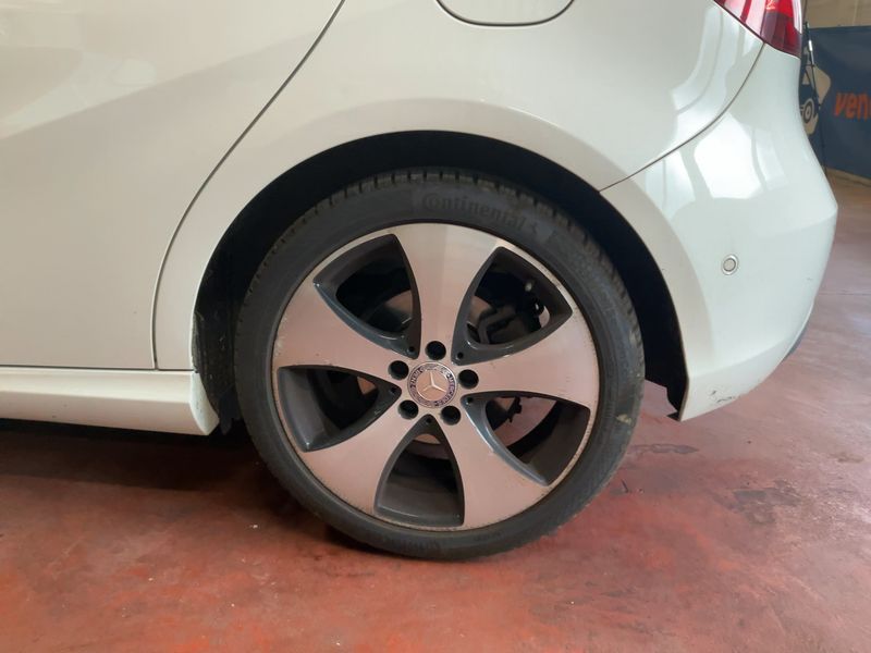 Mercedes-Benz A-Klasse A 200 CDI Urban 2015 – снимка 5