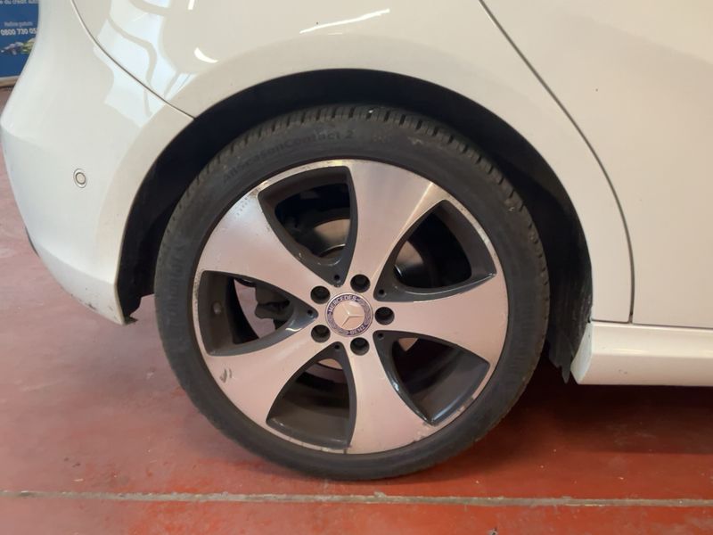 Mercedes-Benz A-Klasse A 200 CDI Urban 2015 – снимка 9