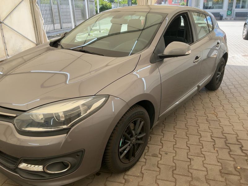 Renault Megane 1.2 Paris — zdjęcie 2