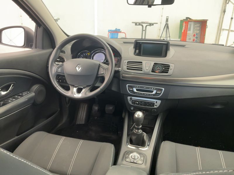 Renault Megane 1.2 Paris — zdjęcie 12