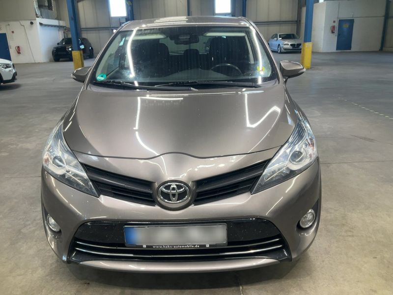 Toyota Verso 1.6 D-4D Edition-S 2016 – снимка 14