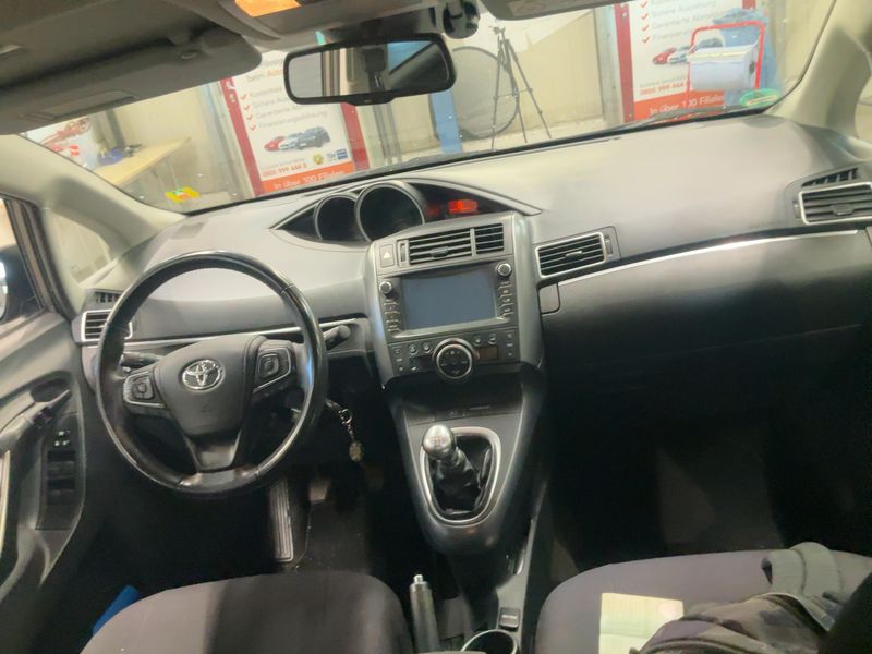 Toyota Verso 1.6 D-4D Edition-S 2016 – снимка 17