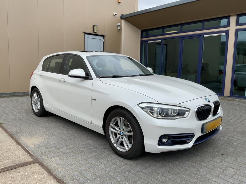 BMW 1er 118d Sport Line 2017 – снимка 12