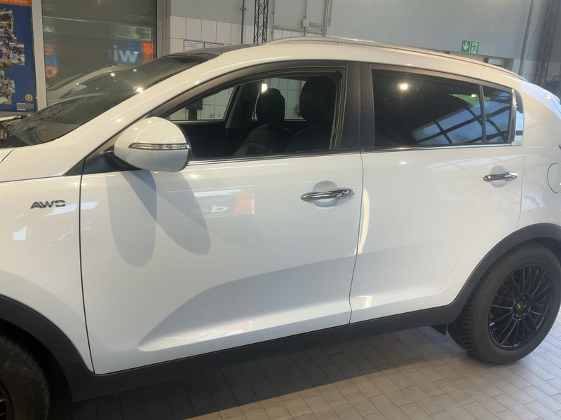 Kia Sportage 2.0 CRDi Spirit 4WD — zdjęcie 4
