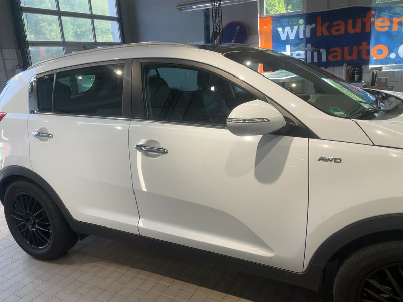 Kia Sportage 2.0 CRDi Spirit 4WD — zdjęcie 7