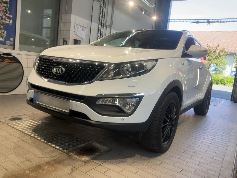 Kia Sportage 2.0 CRDi Spirit 4WD — zdjęcie 2