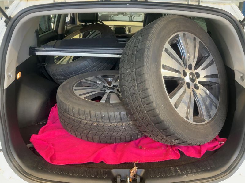 Kia Sportage 2.0 CRDi Spirit 4WD — zdjęcie 10