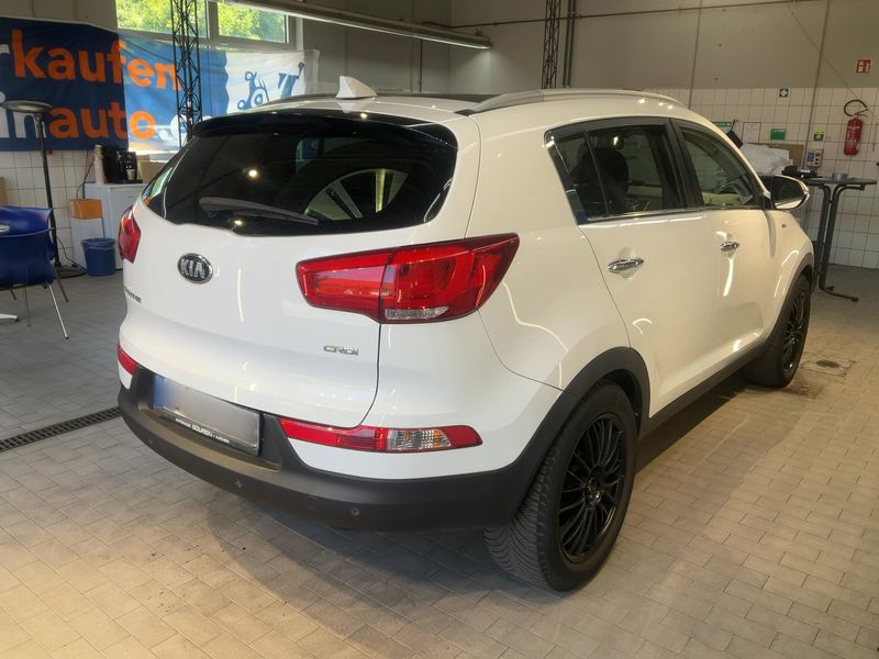 Kia Sportage 2.0 CRDi Spirit 4WD — zdjęcie 6