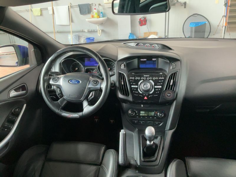 Ford Focus 2.0 EcoBoost ST 2012 – снимка 17