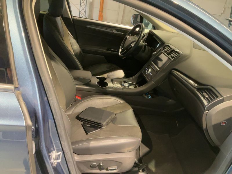 Ford Mondeo 2.0 TDCi EcoBlue Titanium — zdjęcie 11