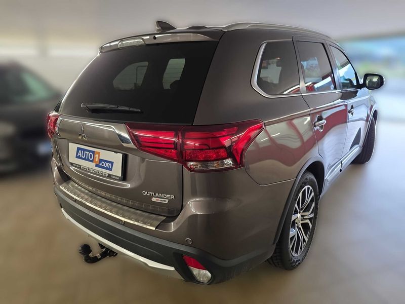 Mitsubishi Outlander 2.2 DI-D Diamant Edition 4WD — zdjęcie 5