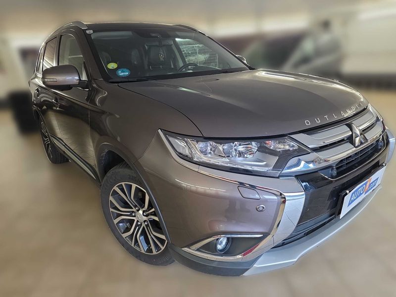 Mitsubishi Outlander 2.2 DI-D Diamant Edition 4WD — zdjęcie 6