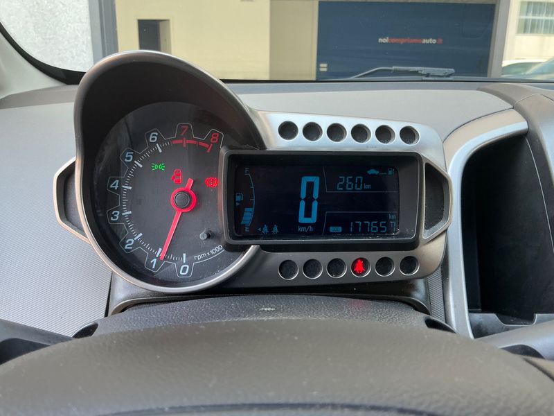 Chevrolet Aveo 1.2 LT — zdjęcie 4