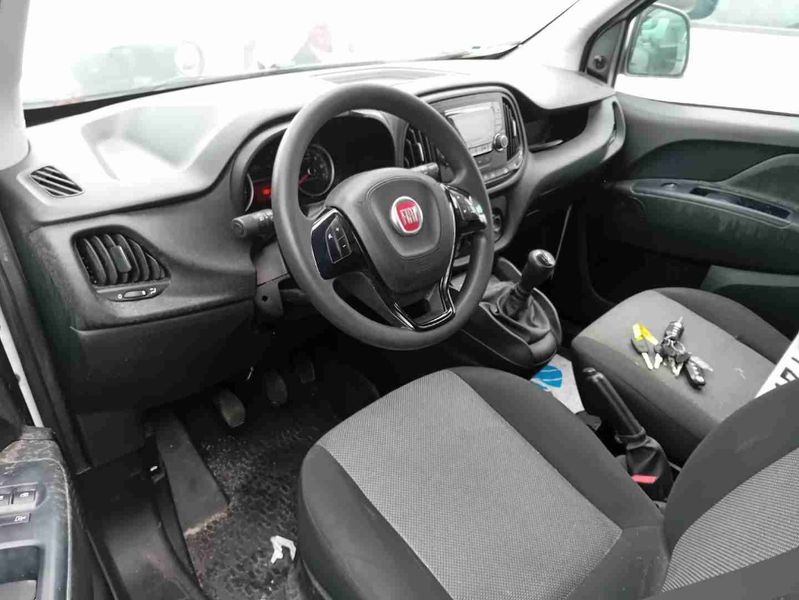 Fiat Doblo 1.3 M-Jet Furgón — zdjęcie 10