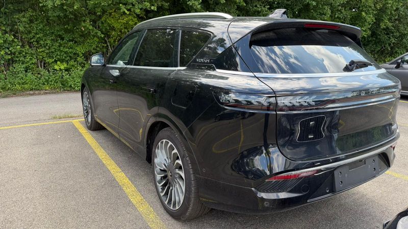 Mercedes-Benz EQC electric drive 300 kW 4Matic AMG Line — zdjęcie 3