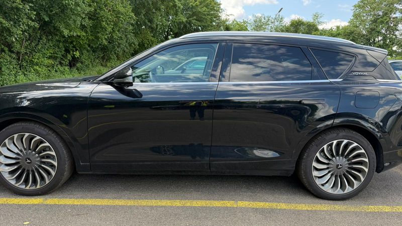 Mercedes-Benz EQC electric drive 300 kW 4Matic AMG Line — zdjęcie 2