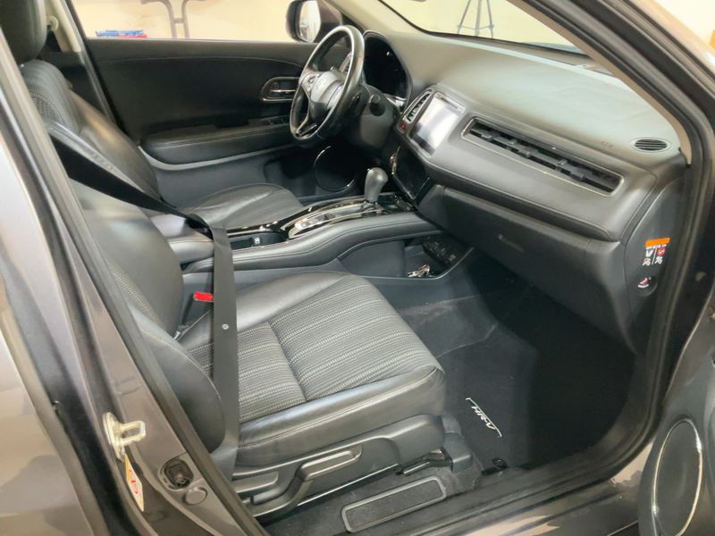 Honda HR-V 1.5 i-VTEC Elegance — zdjęcie 11