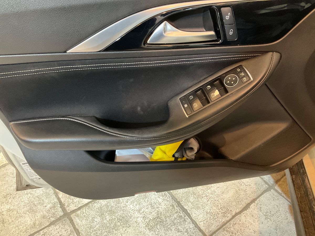Infiniti QX30 2017 — photo 29