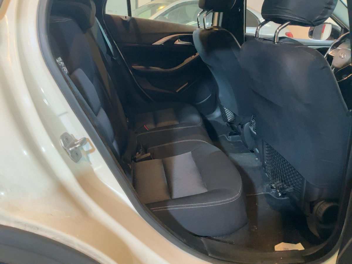 Infiniti QX30 2017 — photo 20