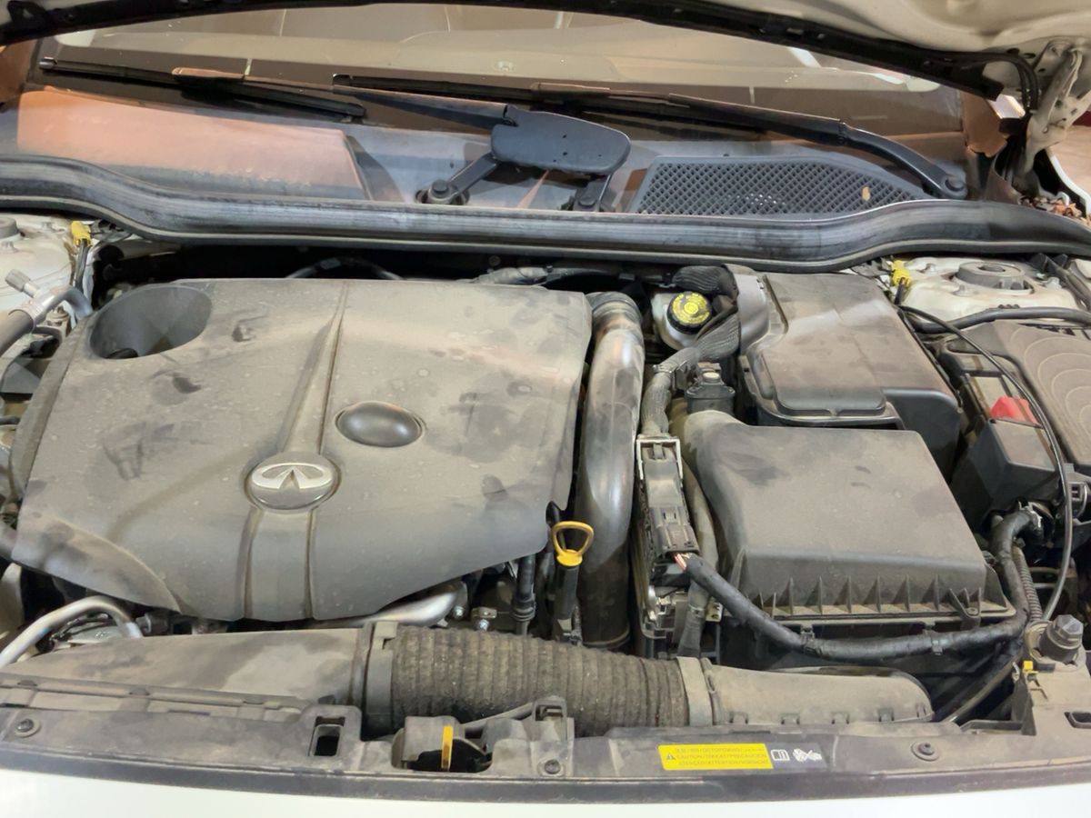 Infiniti QX30 2017 — photo 23