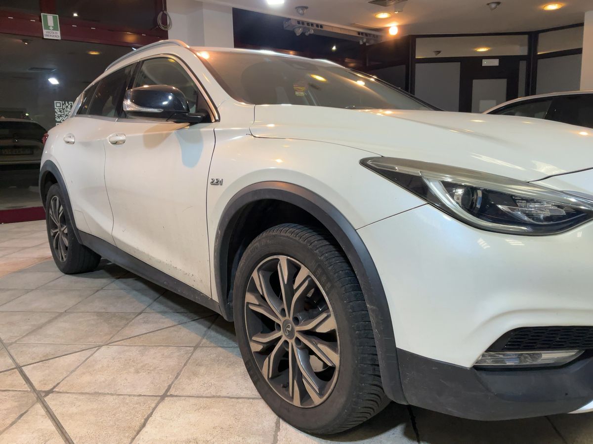 Infiniti QX30 2017 — photo 13