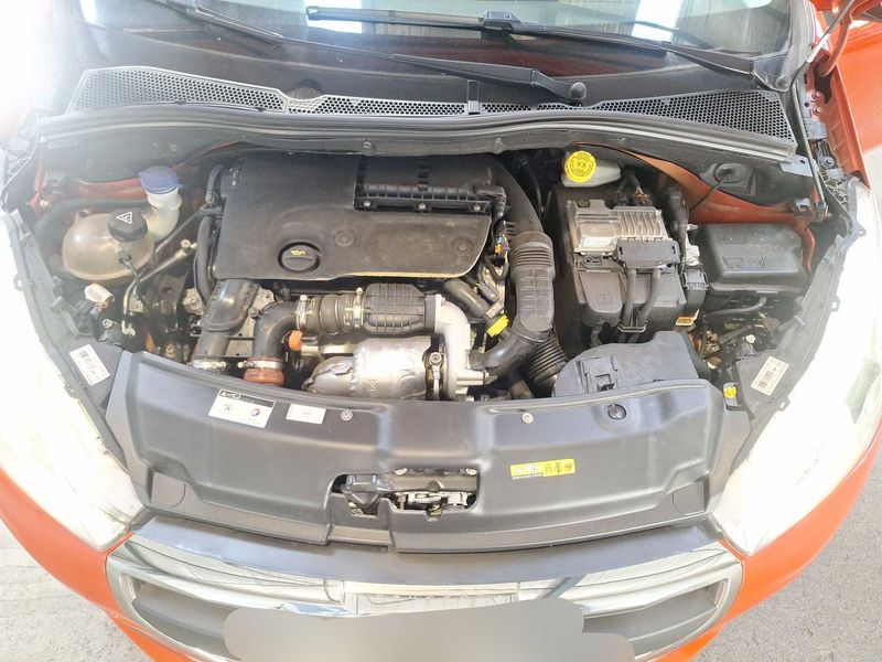 Peugeot 208 1.6 Blue-HDi Active Business 2017 – снимка 8