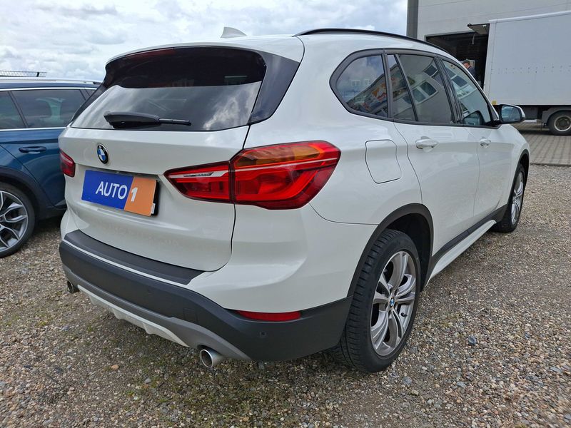 BMW X1 xDrive 20d Sport Line — zdjęcie 5