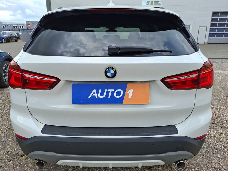 BMW X1 xDrive 20d Sport Line — zdjęcie 4