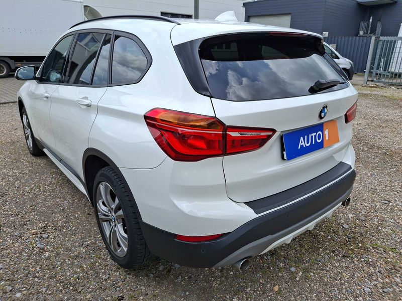BMW X1 xDrive 20d Sport Line — zdjęcie 3