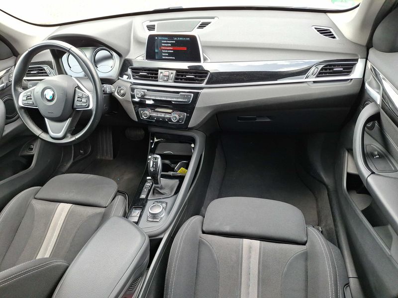 BMW X1 xDrive 20d Sport Line — zdjęcie 11