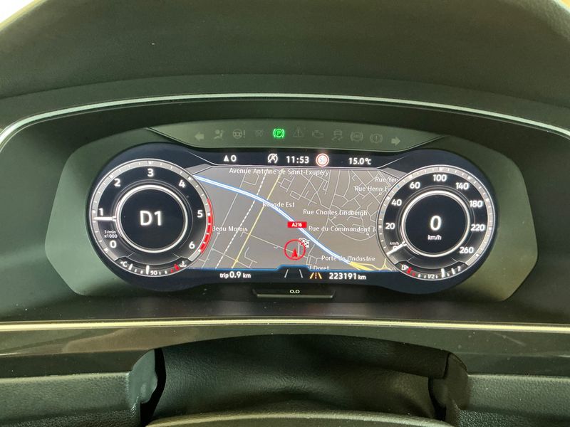 Volkswagen Tiguan 2.0 TDI Carat Exclusive BlueMotion Tech — zdjęcie 13