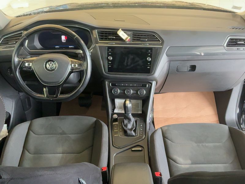 Volkswagen Tiguan 2.0 TDI Carat Exclusive BlueMotion Tech — zdjęcie 12