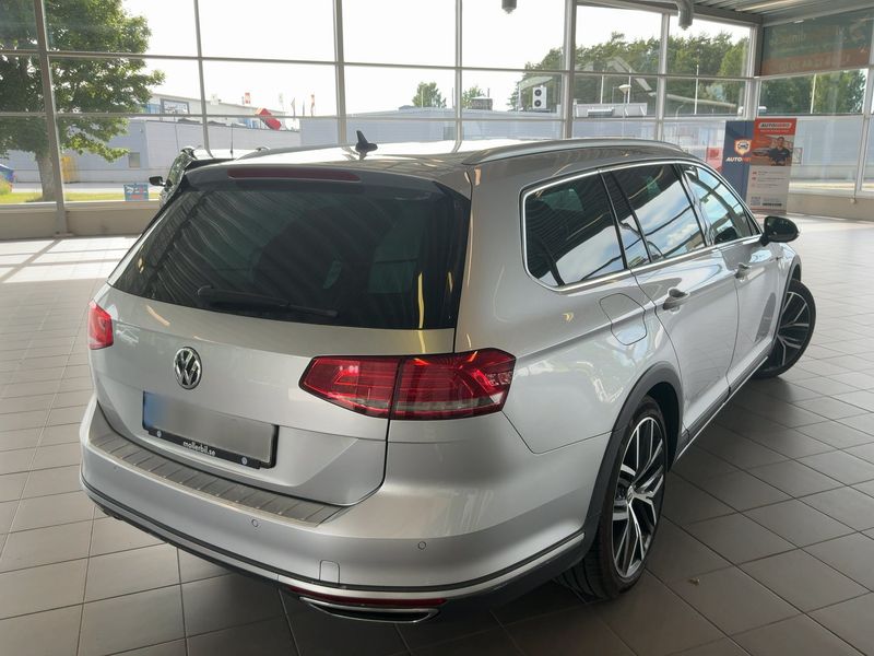 Volkswagen Passat Alltrack 2.0 TDI 4Motion BlueMotion Tech — zdjęcie 6