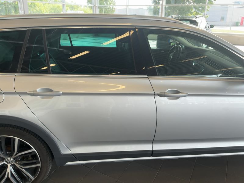 Volkswagen Passat Alltrack 2.0 TDI 4Motion BlueMotion Tech — zdjęcie 7